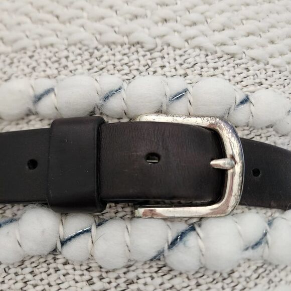 Iowa Hawkeyes Black Leather Belt with metal ornaments around belt Size 34‎ - Picture 4 of 9